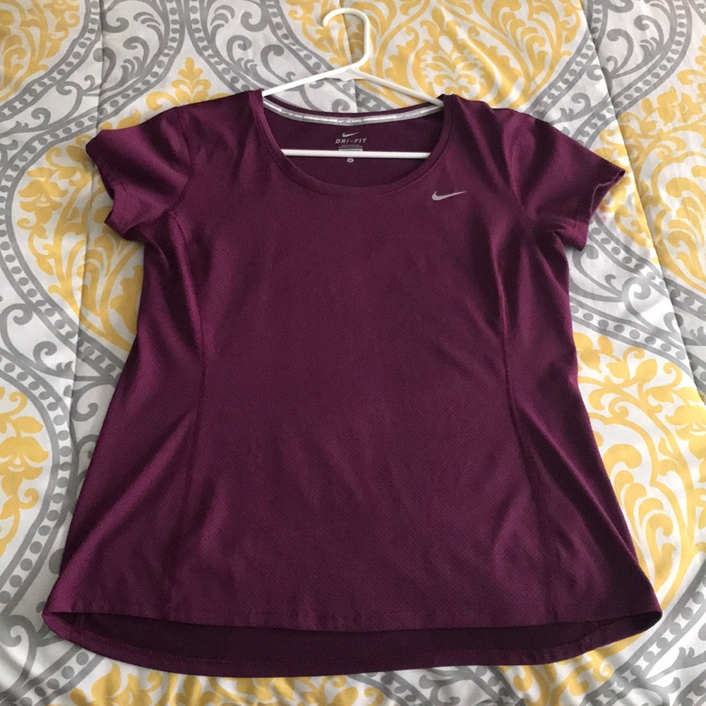 Medium Nike Dri-Fit Short Sleeve